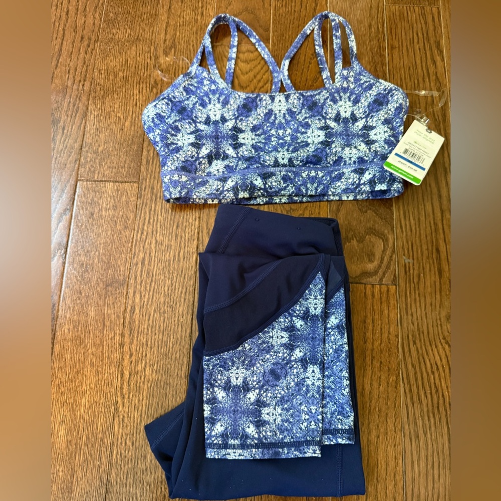 GAIAM Blue Sport Bra NWT XS. Matching leggings size XS. Worn once.